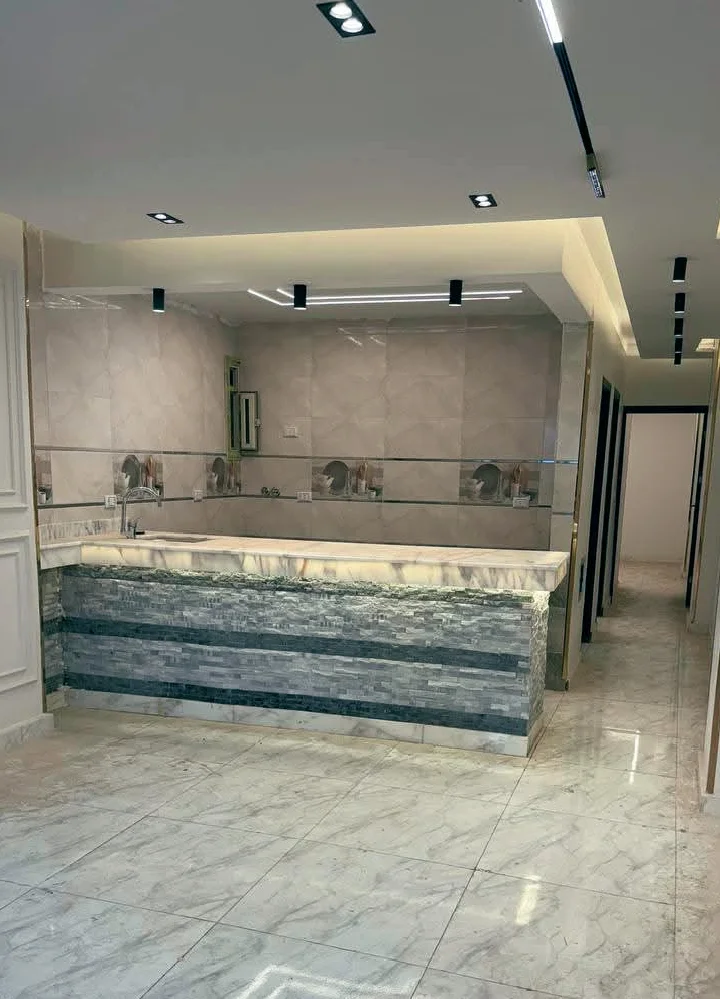 شقة للبيع 6 أكتوبر الحي الرابع - للبيع في السادس من اكتوبر